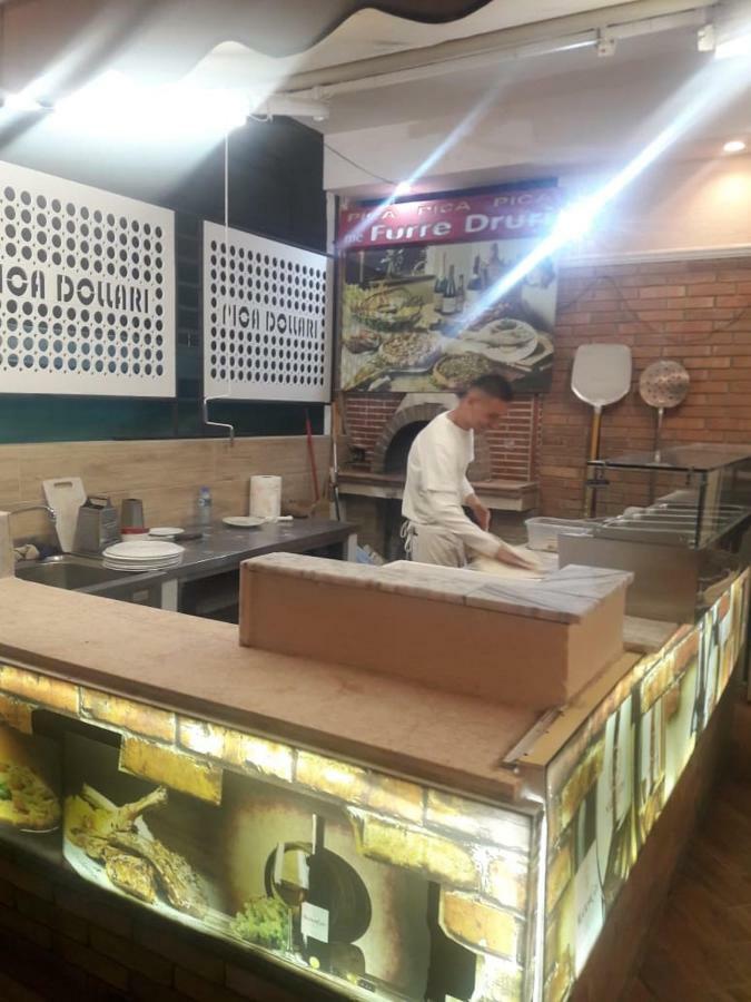 多拉瑞酒店 Kryemëdhej 外观 照片